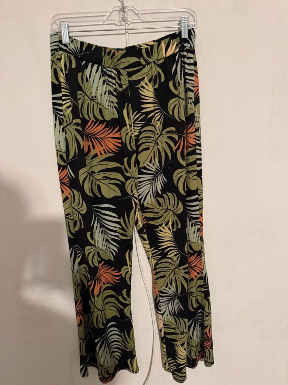Women’s Tropical Leaf Print Capris - Black with Green & Orange Leaves